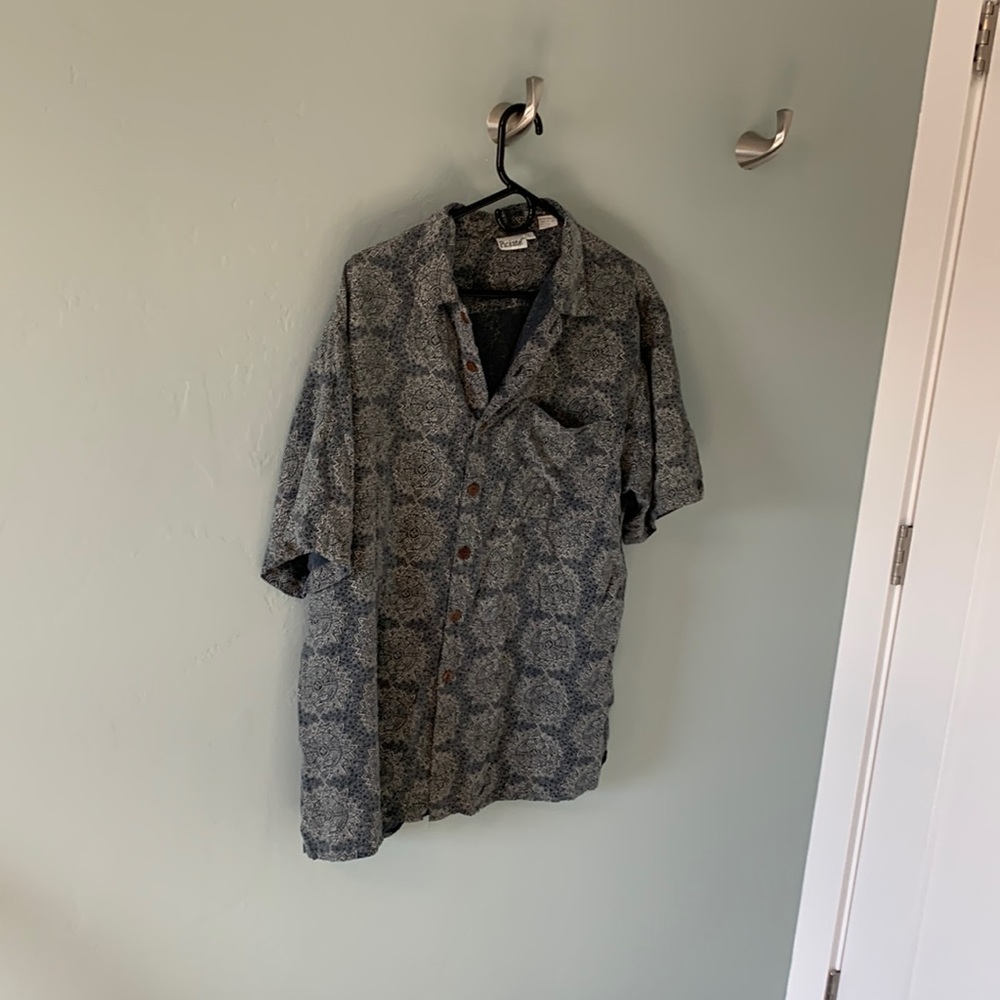 Casual shirt sleeve button up